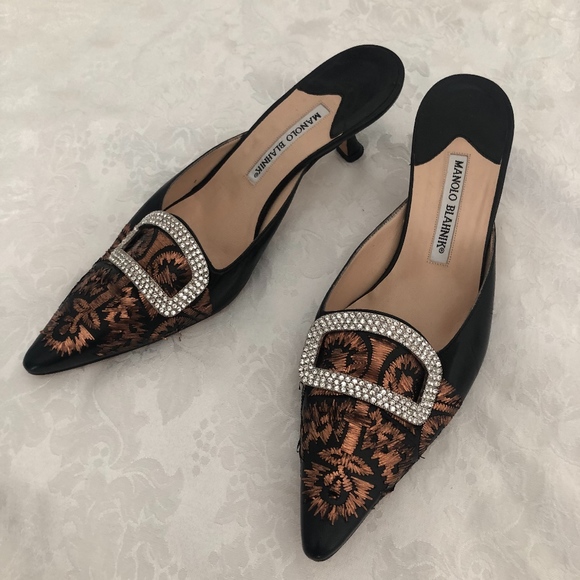 Manolo Blahnik Shoes - Manolo Blahnik Slip on Pumps